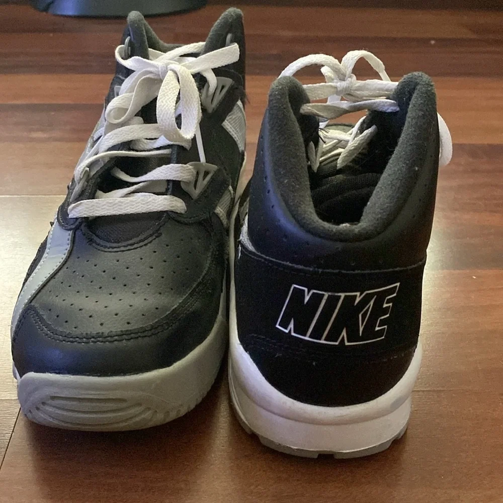 Nike Air Size 7Y black, gray and white.  Used but good condition.  Leather - Picture 3 of 6